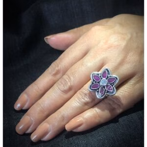 Flower Rotating Finger Ring - Image 3