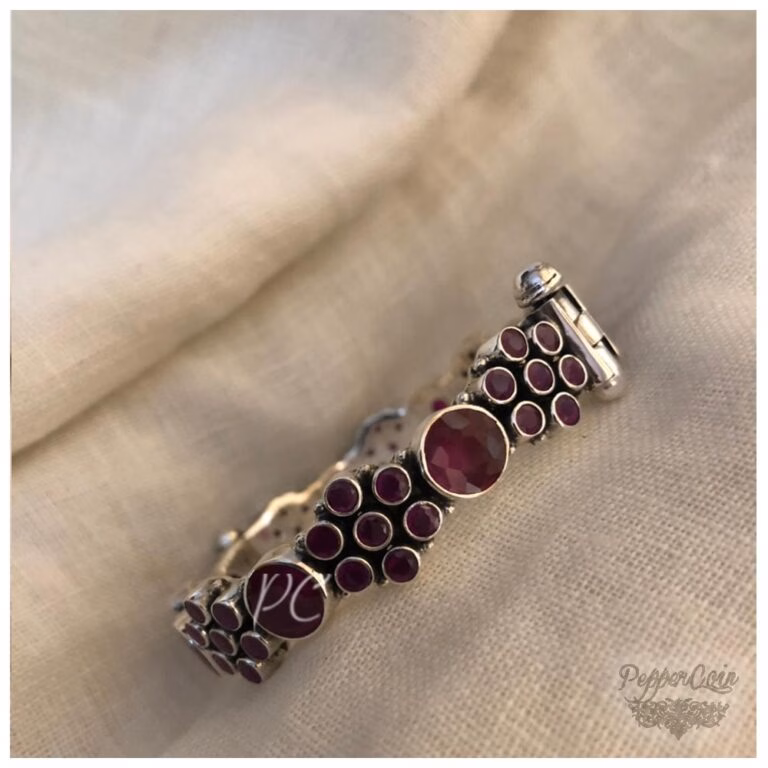 Ruby flower pattern silver bangle. - Image 3